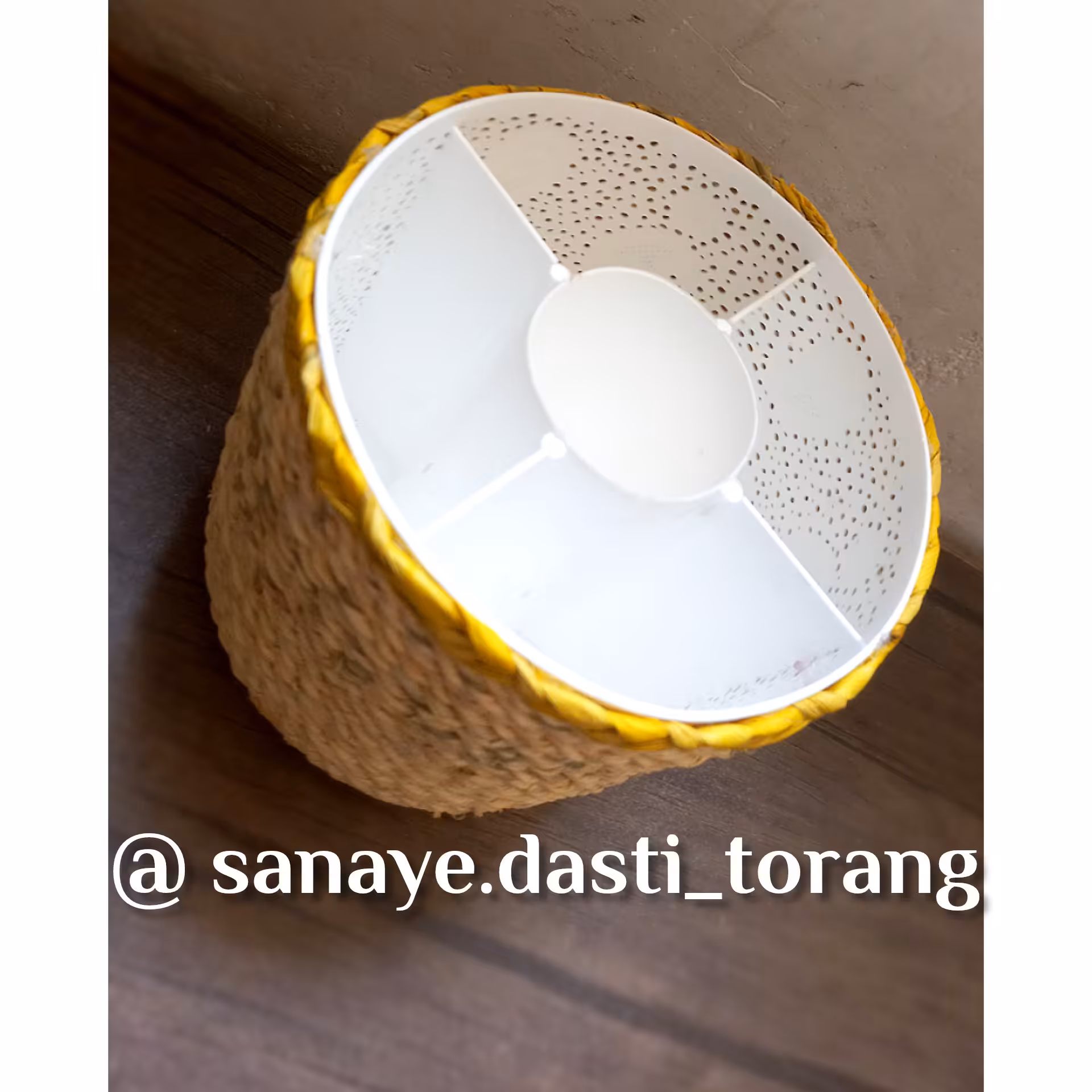 بانکه .جاقاشقی حصیری.جالوازم آرابش.جامدادی.جامدادی حصیری.جالوازم آرایشی .نظم دهنده حصیری .ظرف اکسسوری .جامدادی رومیزی.