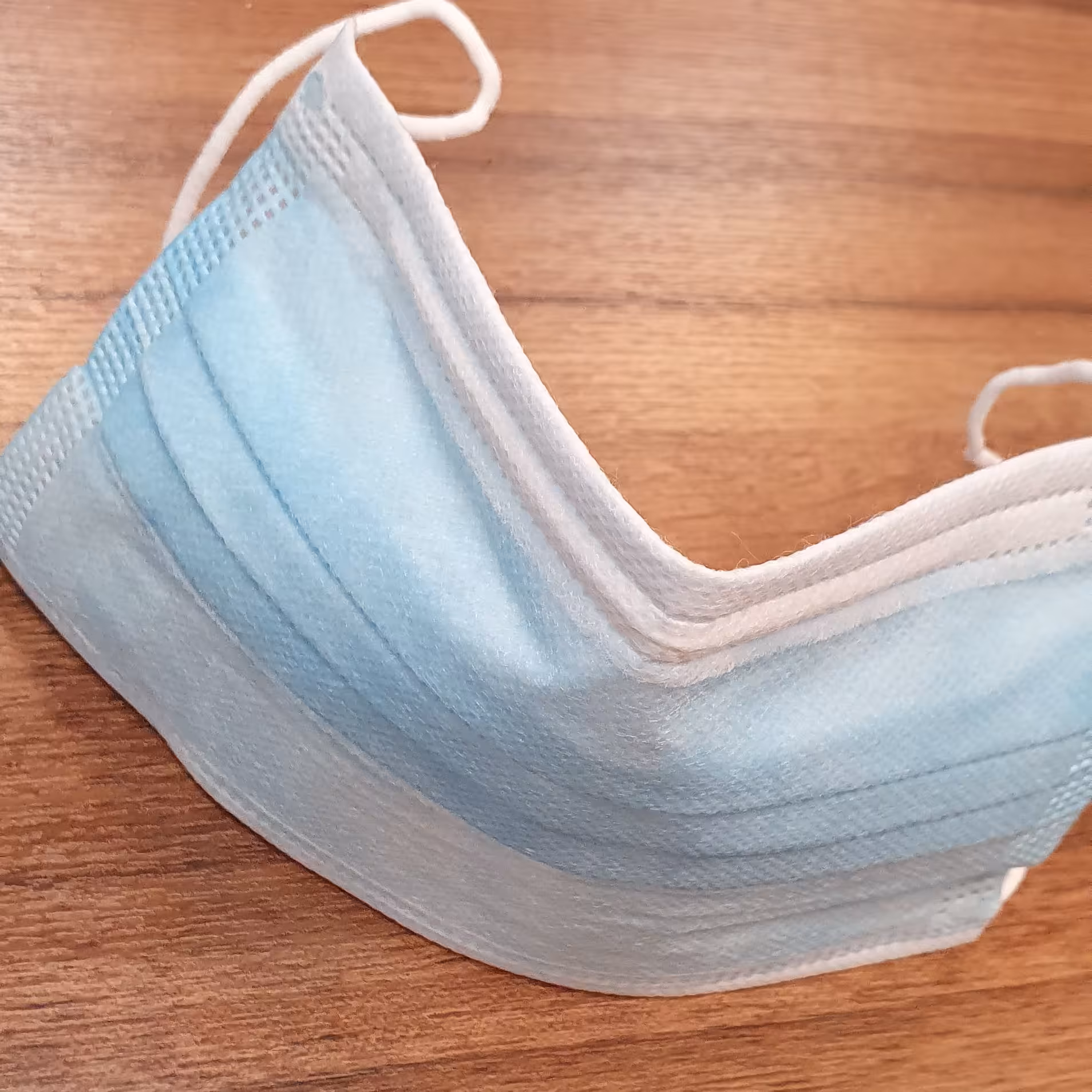 ماسک سه لایه عالی بهداشتی دونه ای 2100 تومن