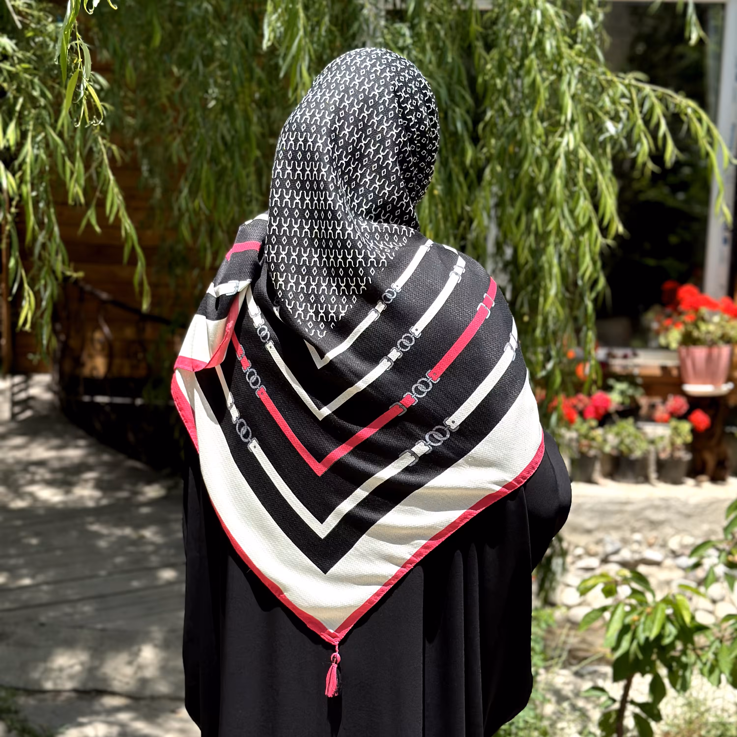 روسری نخی منگوله دار قواره بزرگ 140 رنگبندی ایستایی عالی و خنک و سبک