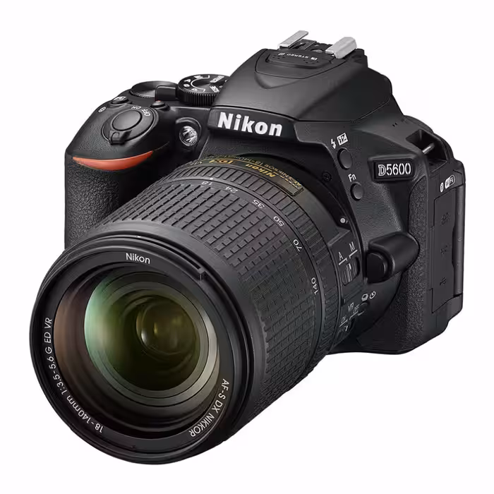 دوربین دیجیتال نیکون D5600 With 18-140mm VR AF-S DX