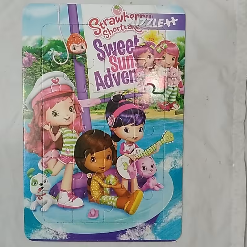 پازل دختر توت فرنگی پشت منچ و مارپله بهمراه منچ و تاس