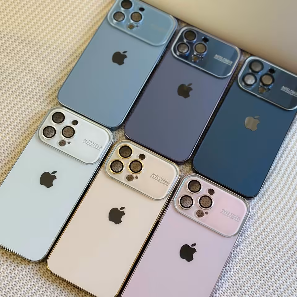 قاب گوشی آیفون13 مدل PVDضد خط و خش و دارای محافظ لنز شیشه ای برند راک