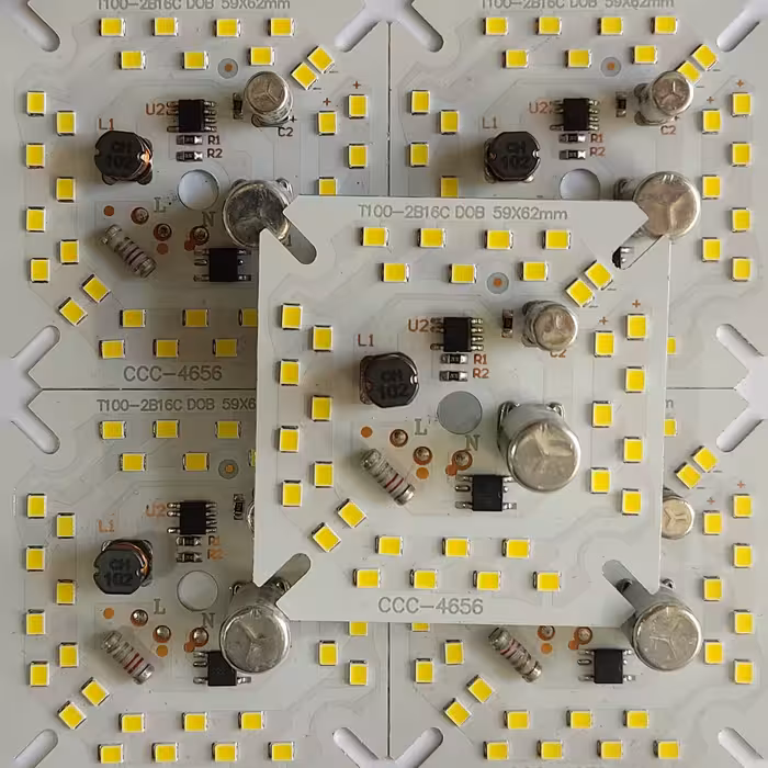 چیپ ال ای دی 30 وات 220 ولت DOB  مهتابی برندCCCبسته (5 عددی)