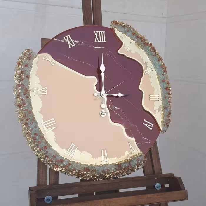 ساعت دیواری طرح سلین کرم قهوه ای قطر 60  کار شده با کریستال ( قابل اجرا با تم رنگ دلخواه) (پس کرایه)