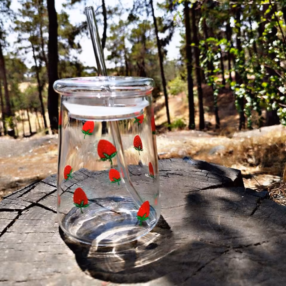 ماگ پیرکس توت فرنگی نی دار 