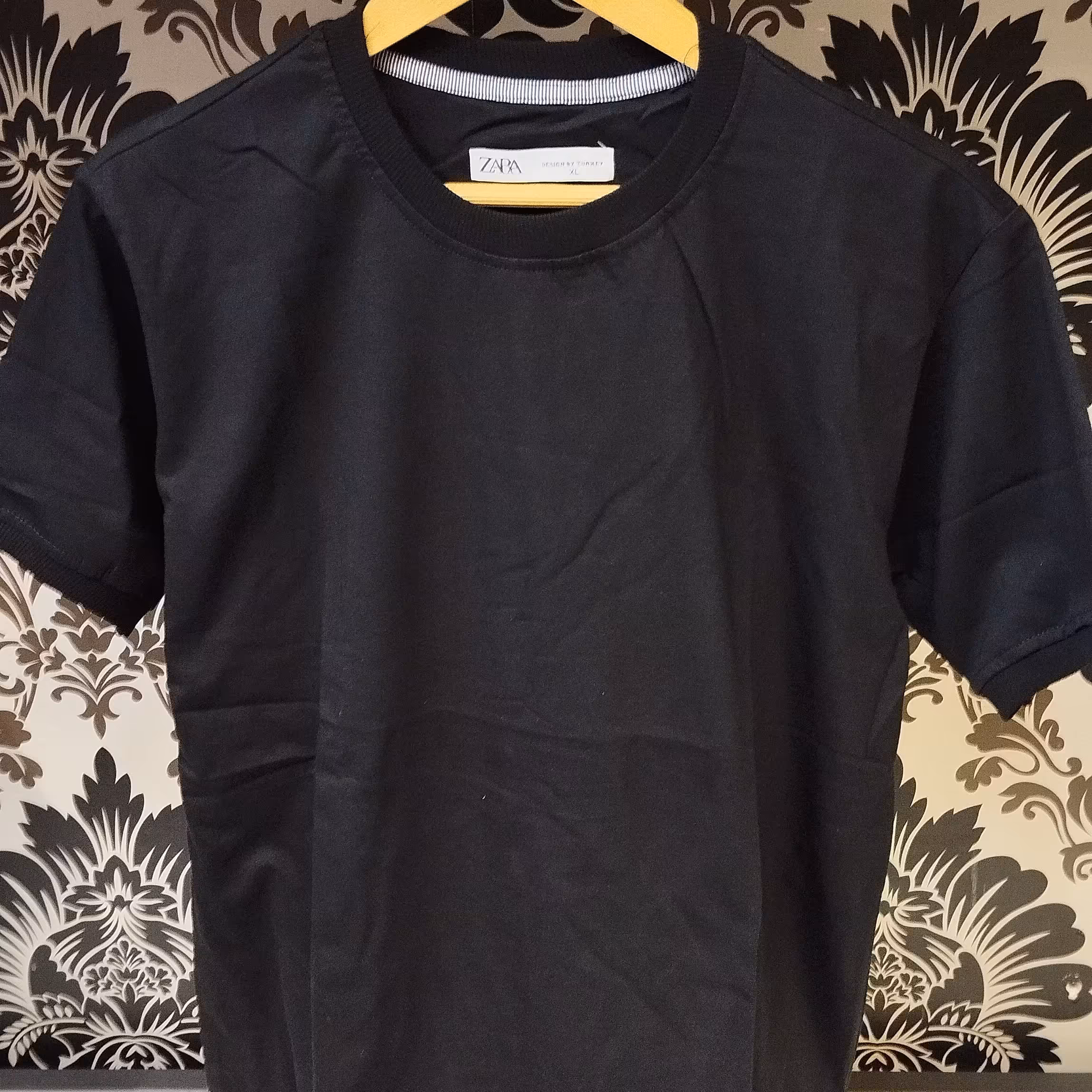 تیشرت بیسیک یقه گرد زارا