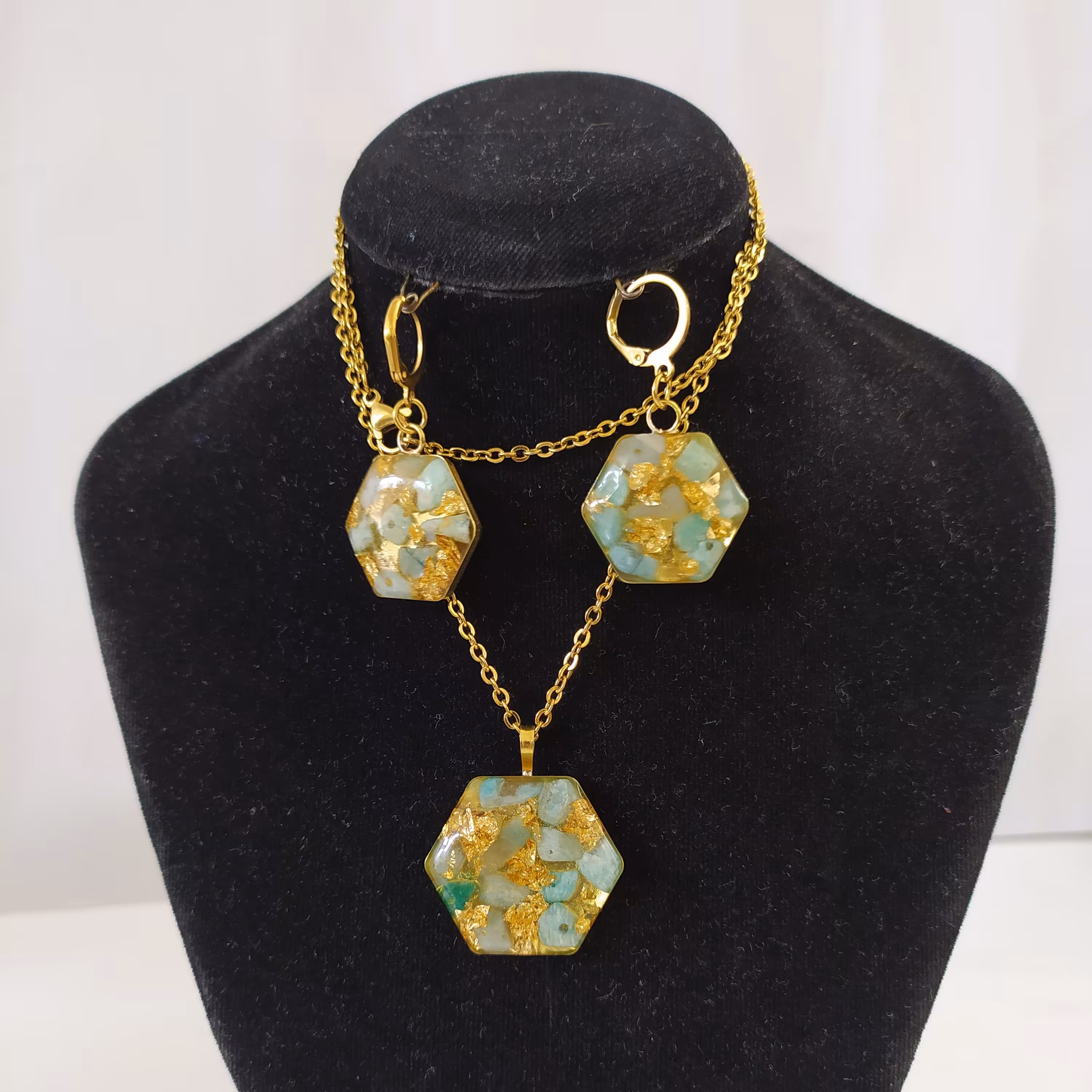 ست کامل زیورآلات رزینی سنگ عقیق.لطفاً اسلاید های بعدی رو ببینید 