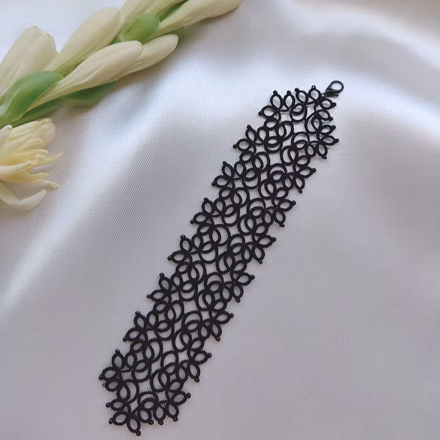 دستبند گیپور مشکی 