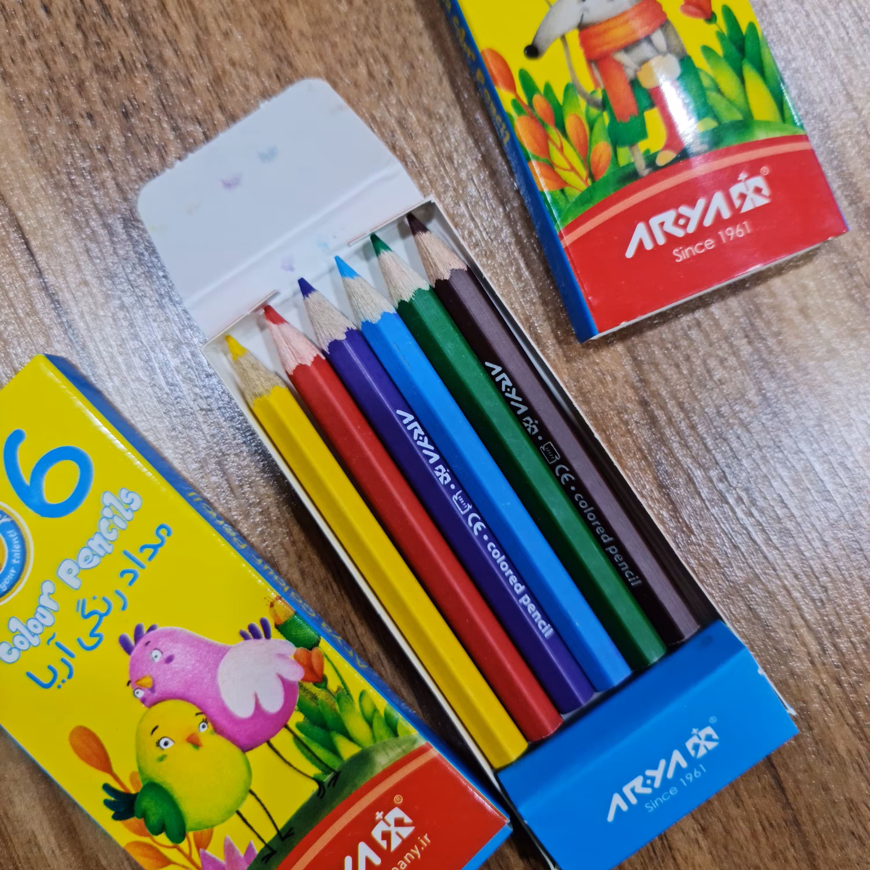 مدادرنگی 6 رنگ قد کوتاه  آریا . مدادرنگی آریا