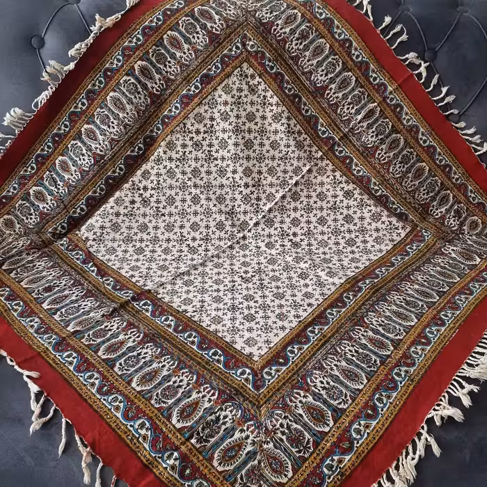 رومیزی قلمکار اصفهانی صادراتی فوق اعلا تراکم رنگ بسیار  بالا