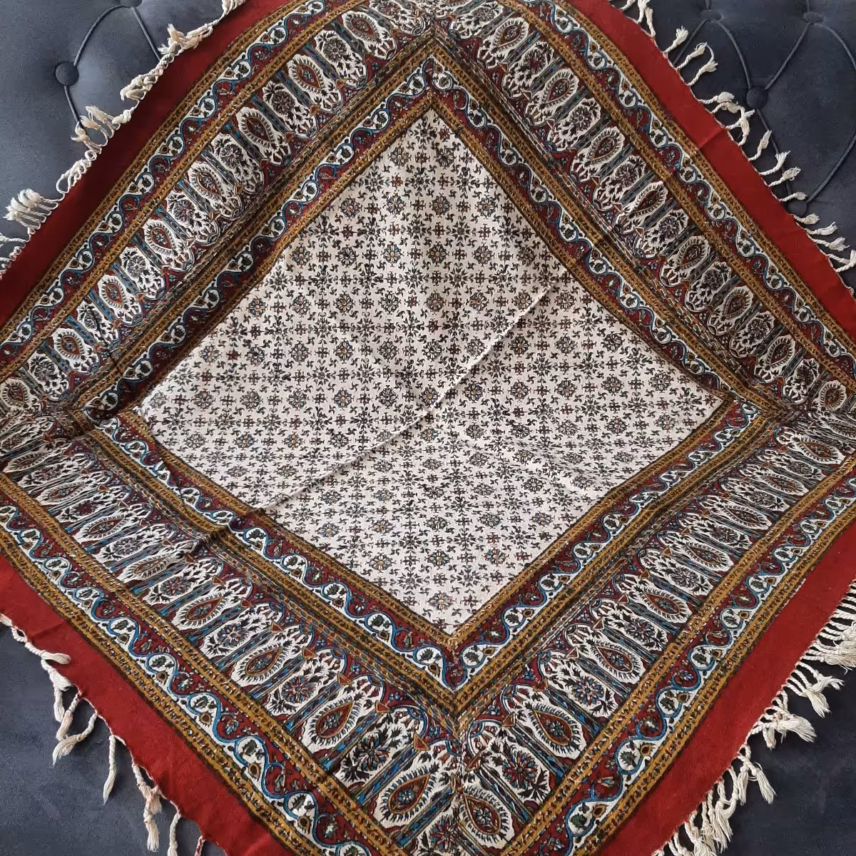 رومیزی قلمکار اصفهانی صادراتی فوق اعلا تراکم رنگ بسیار  بالا