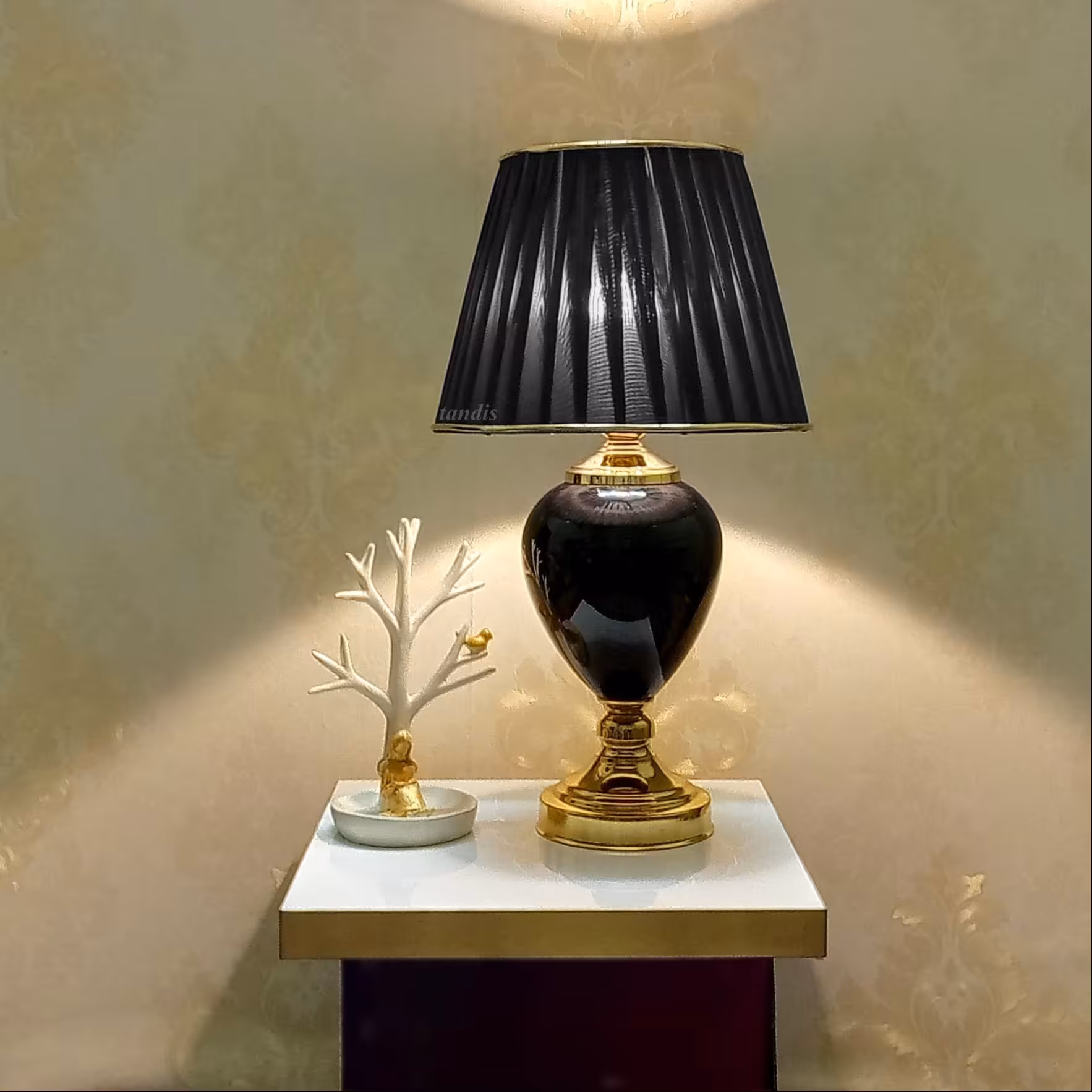 آباژور رومیزی تندیس کد 1023 - مشکی طلایی