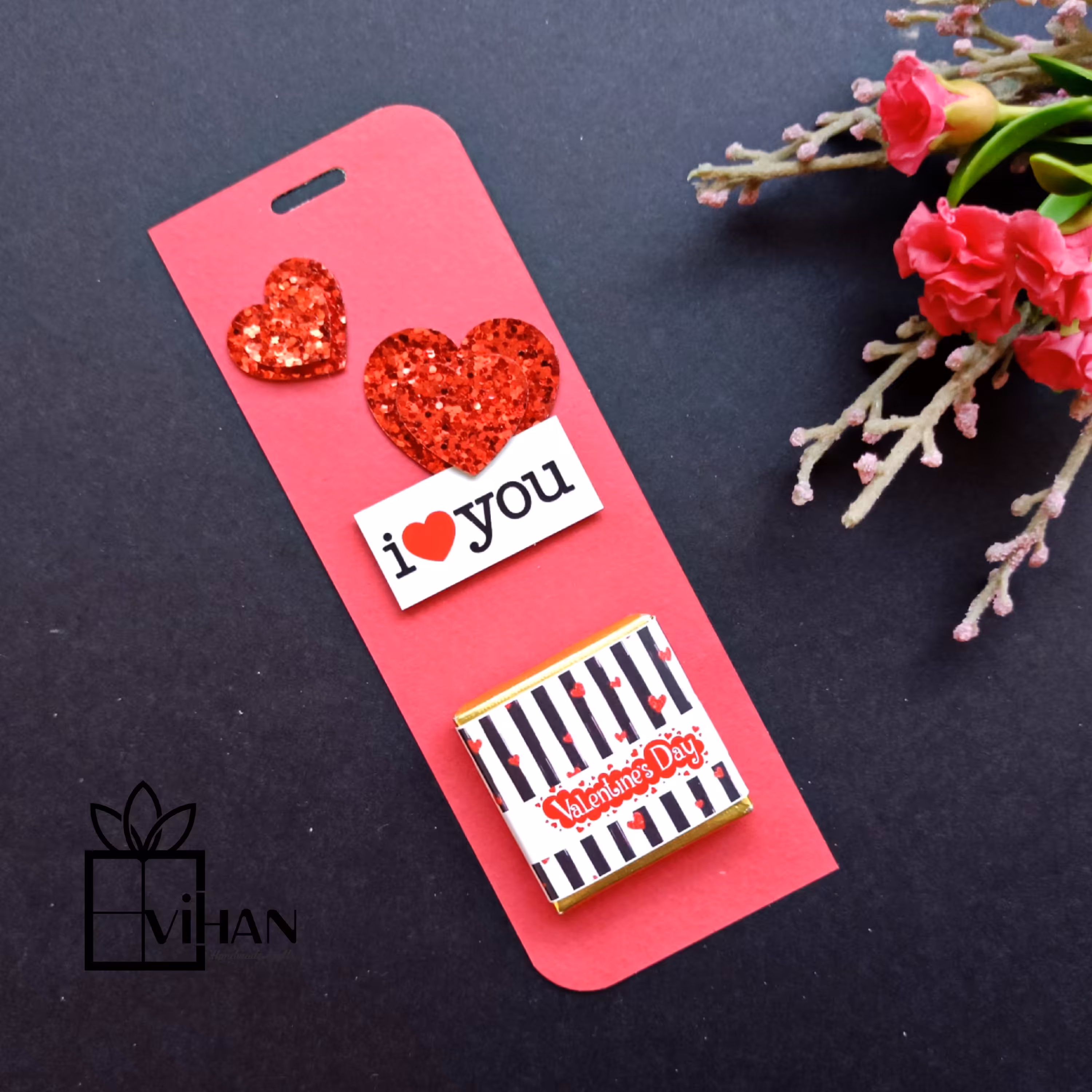 گیفت شکلات نصب شده بر روی تگ تزئین شده با تم عاشقانه 5