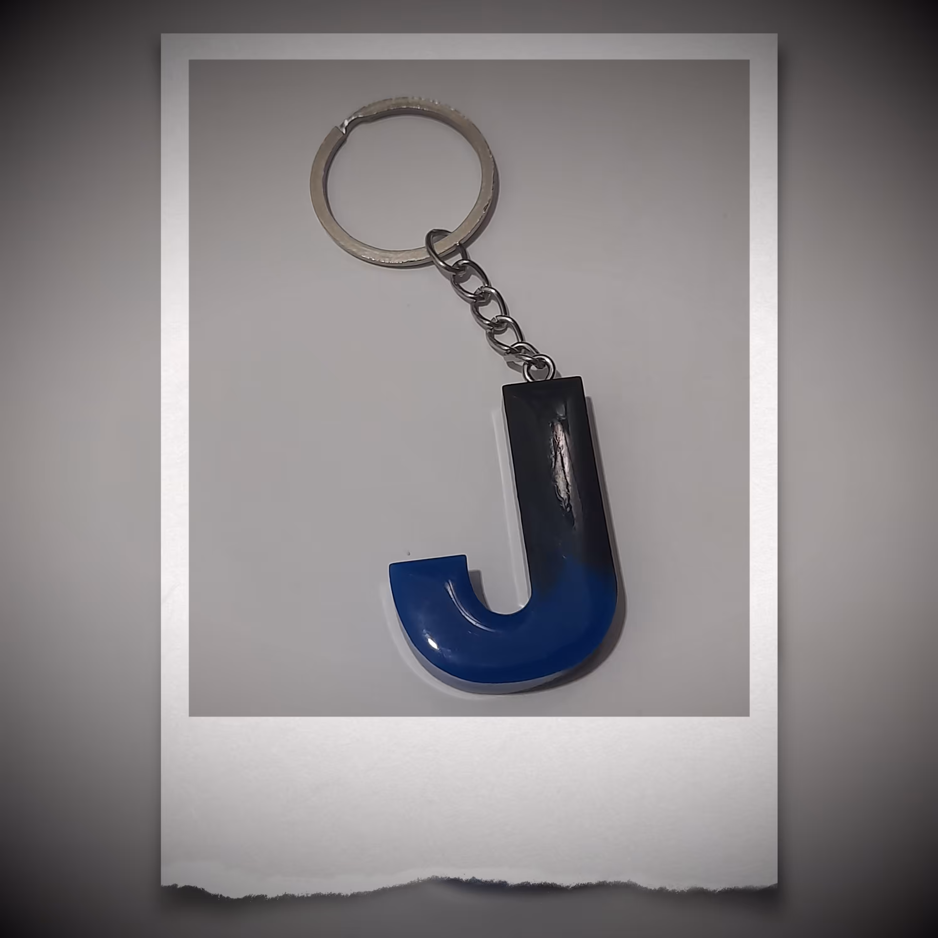 جاسویچی رزینی حروف انگلیسی جی J دو رنگ  