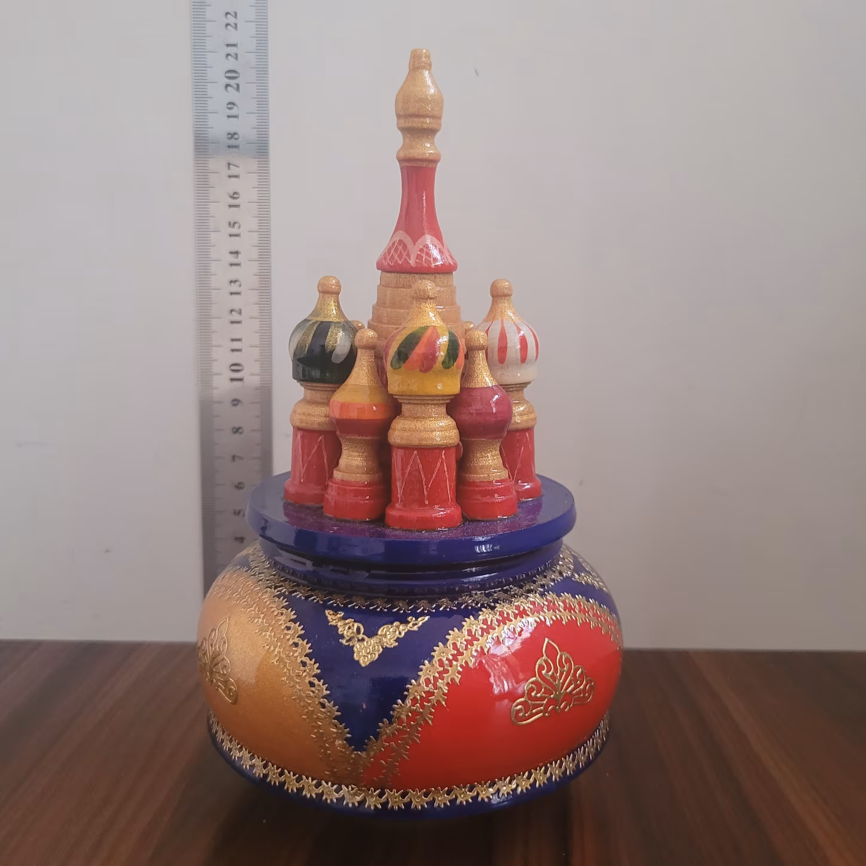 کلیسای  موزیکال - طرح سن باسیل مسکو - سوغات روسیه - رنگ و طرح در تصویر  