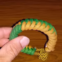 دستبند مدل fishtail  اندازه مچ دست الزامی بعد دو روز آماده ارسال میشه  رنگ بند دستبند به سلیقه مشتری