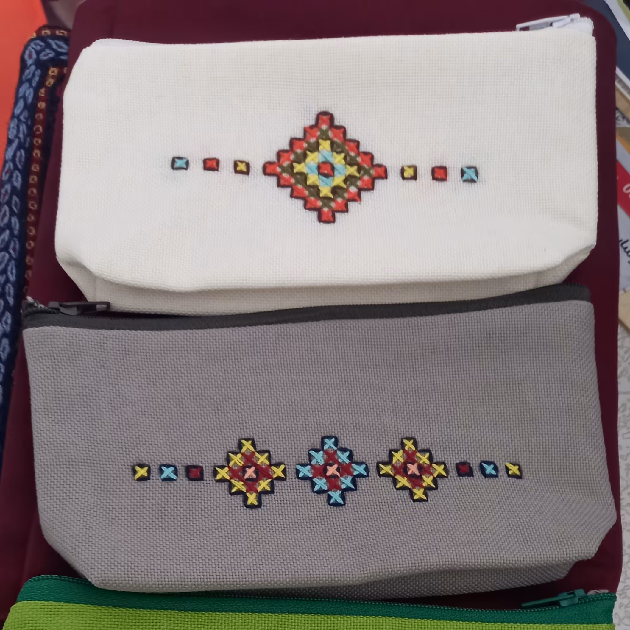 جامدادی گلدوزی