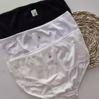 شورت نخی سایز بزرگ سلدا کنار گیپور مناسب تا سایز 56