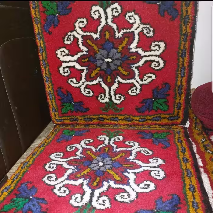  یک جفت فرش دستبافت ریز نقش در ابعاد  50 در 50