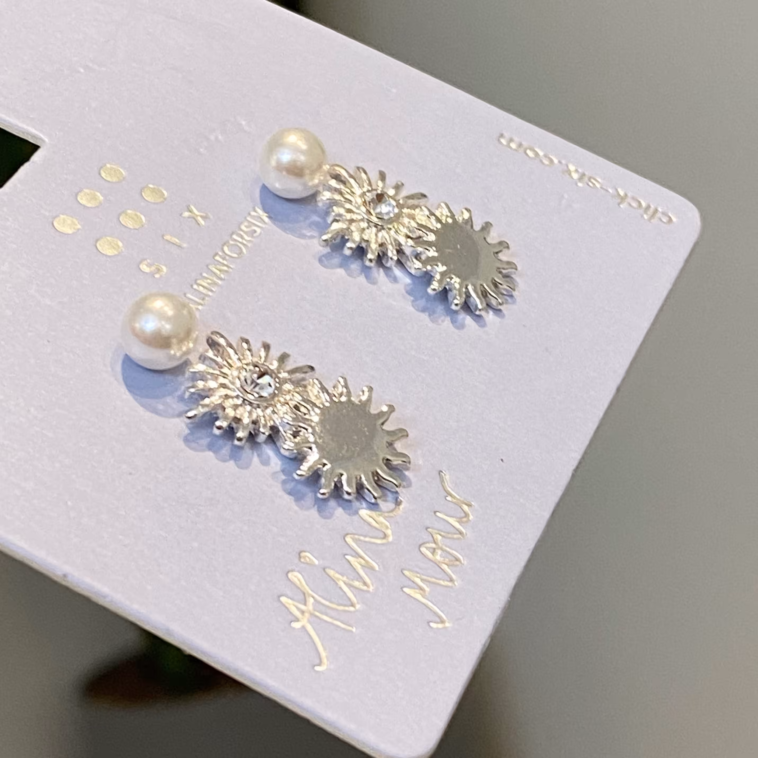 گوشواره میخی دخترانه ترند وارداتی اکسسوری جذاب در گوش زیورالات مناسب کادو تولد87