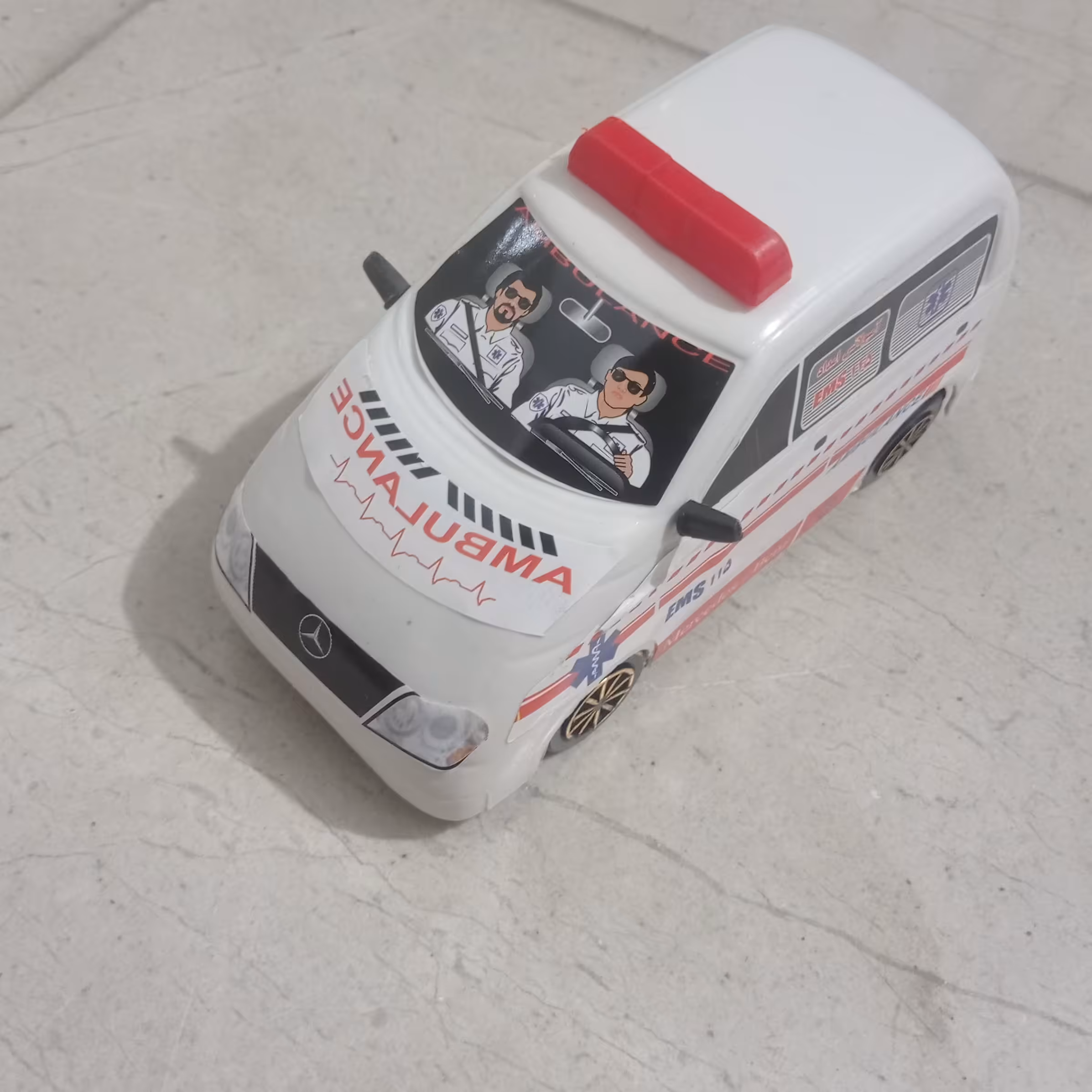 ماشین  آمبولانس بنز 