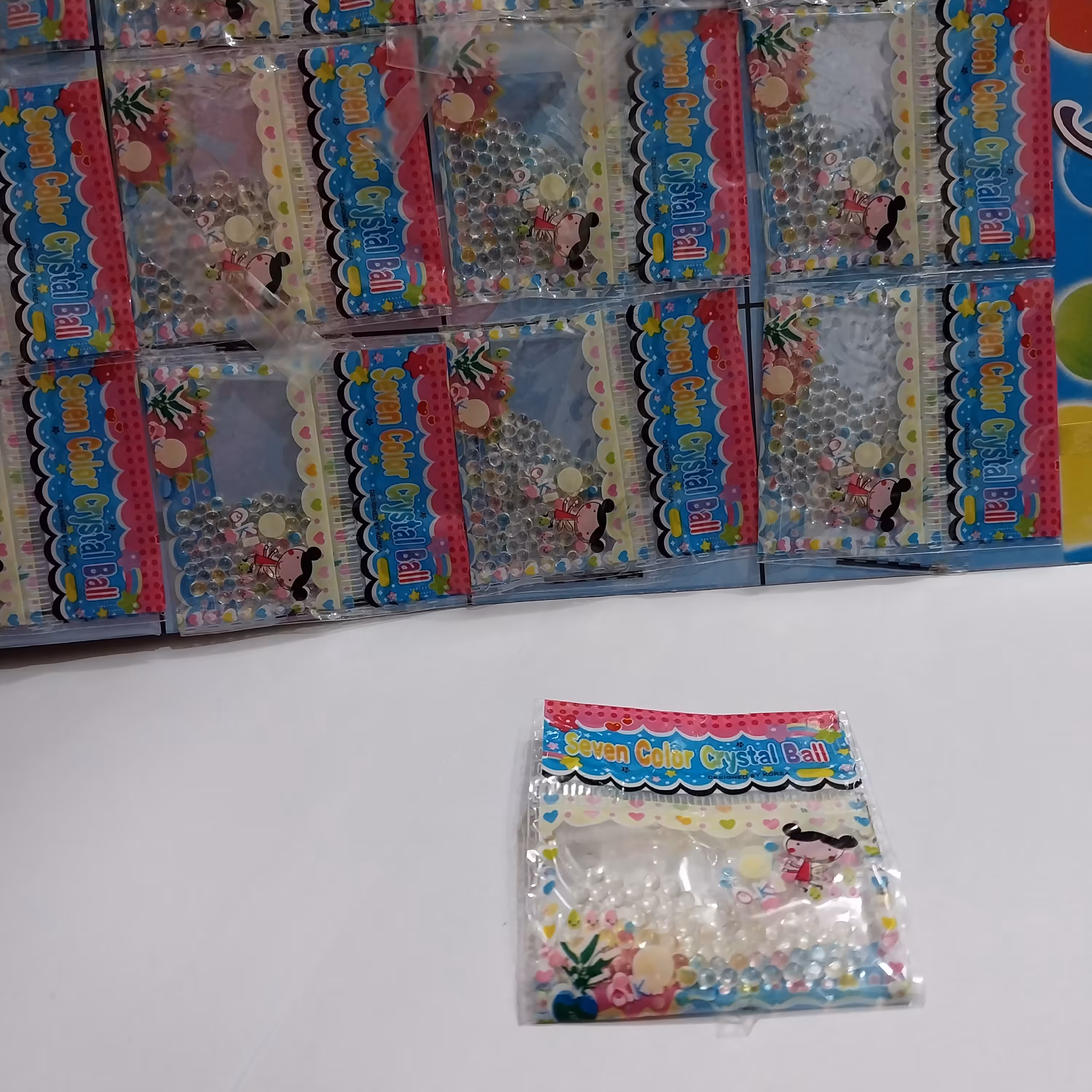 خاک ژله ای بی رنگ گِرد موجود در خرازی نفیس