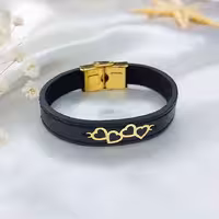 دستبند چرم طرح قلب پلاک نقره با آبکاری طلا 18 عیار  چرم طبیعی