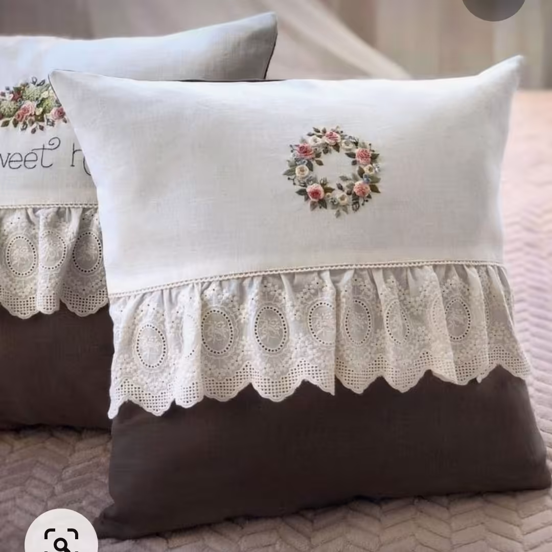 کوسن گلدوزی شده (صرفا جهت ایده)