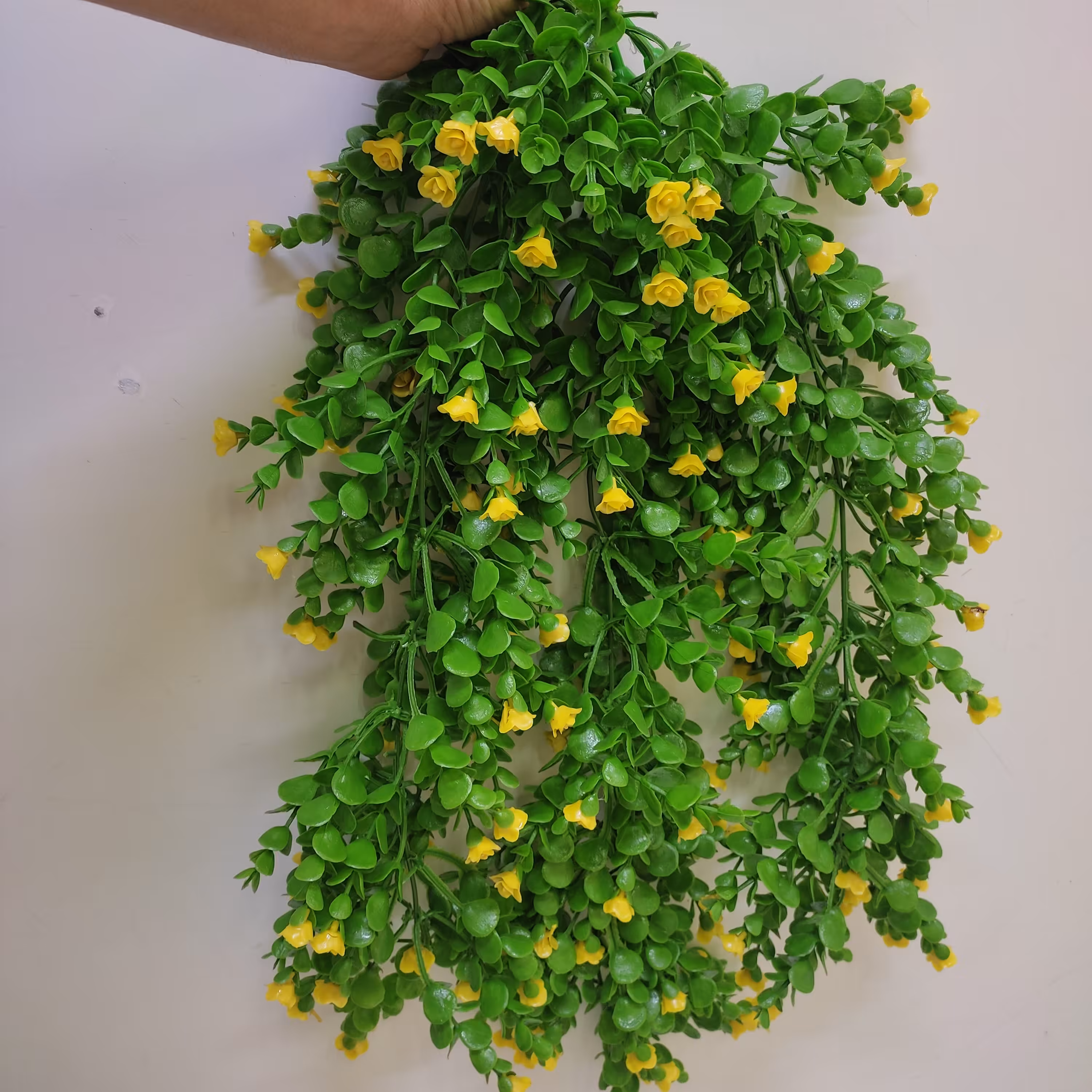 گل مصنوعی بوته شمشاد آویز  گلدار