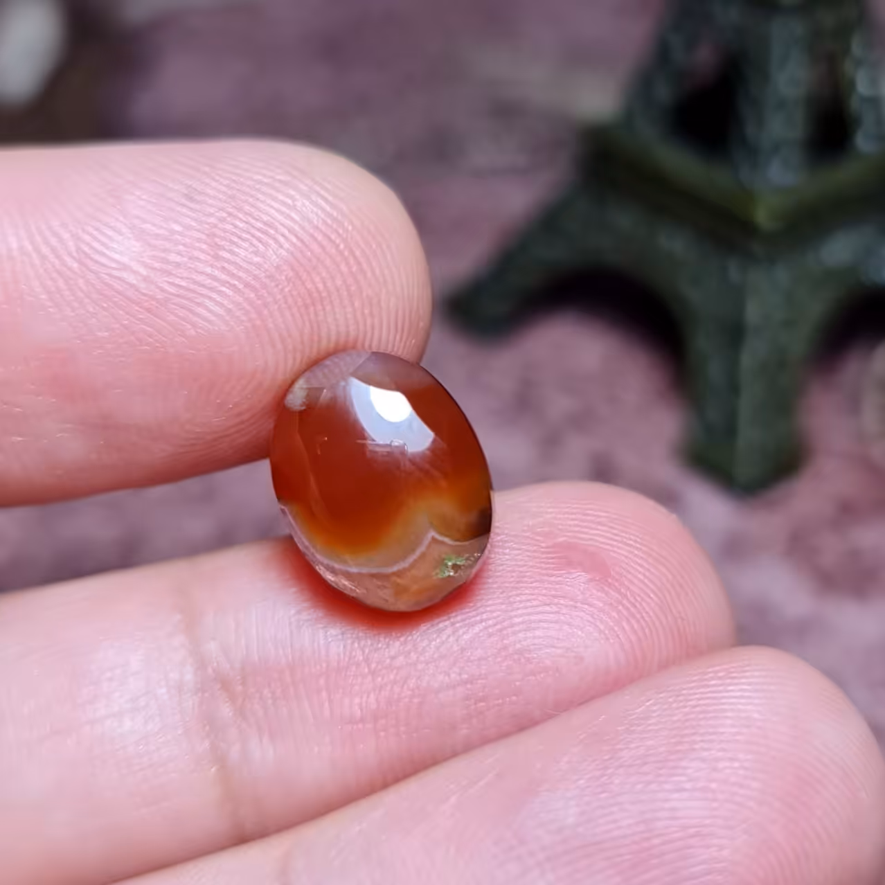  نگین فوق العاده زیبای سنگ عقیق معدنی اصل یمن با تراش فست 
کد 25376
