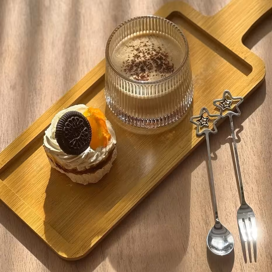 نیم لیوان بلور  شات شیشه ای  استکان طرح خط دار قطر 5.5 ارتفاع 5.5 