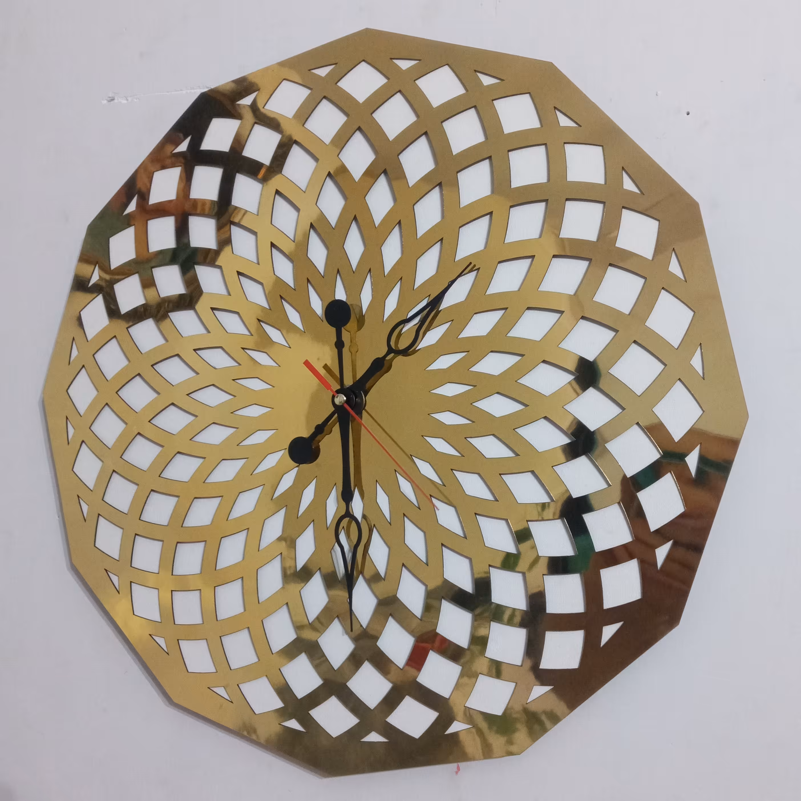 ساعت دیواری طرح توپ