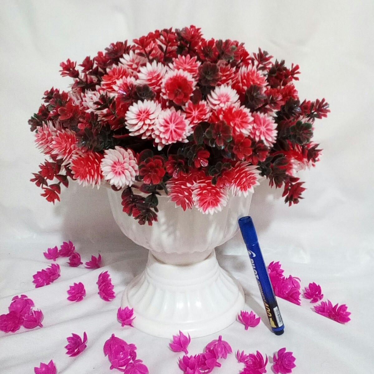 گلدان پایه دار اناناسی