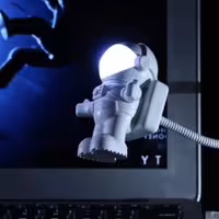 چراغ مطالعه usbمدل فضانورد