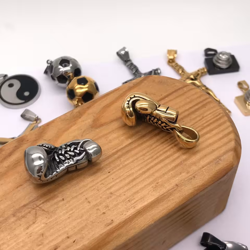 گردنبند استیل طرح دستکش بوکس تکی