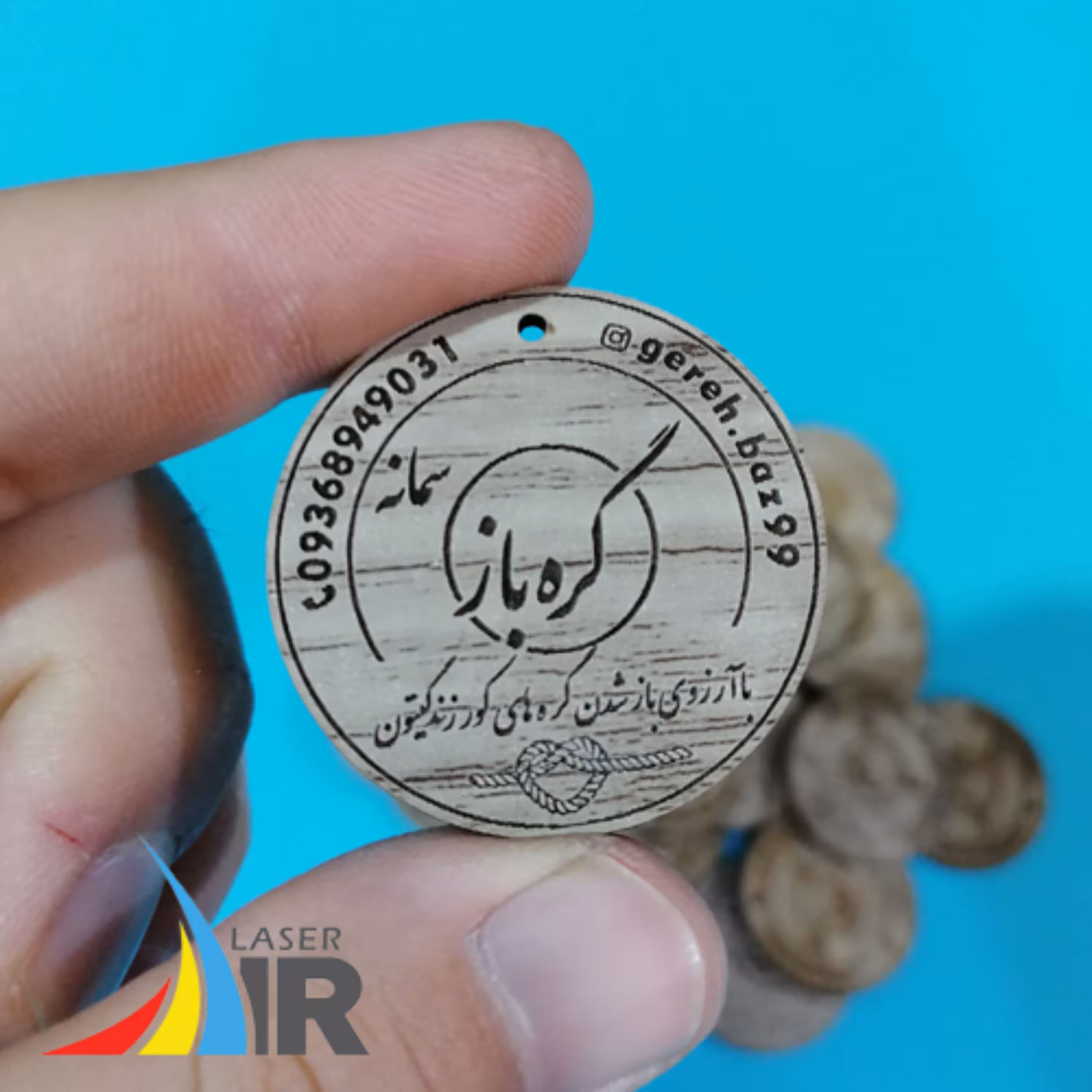 تگ تبلیغاتی دایره 100 عددی (متن و لوگوی شما) MLTag001