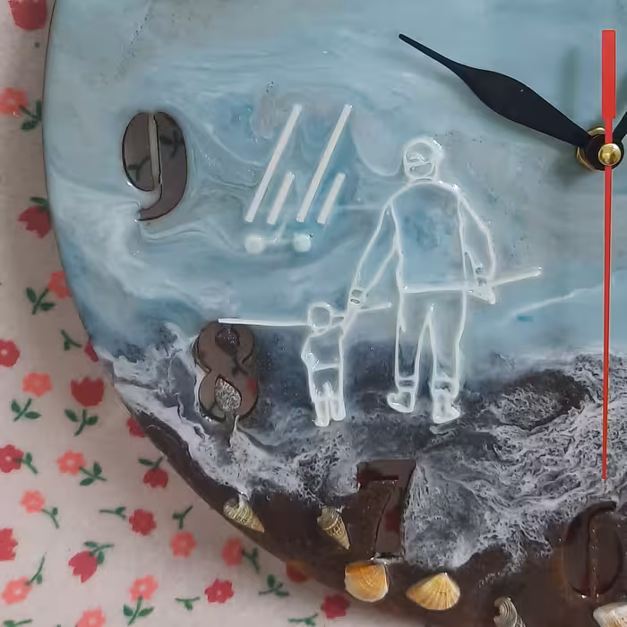 ساعت دیواری دریایی با طرح برجسته بابا با موتور آرام گرد- کد 4