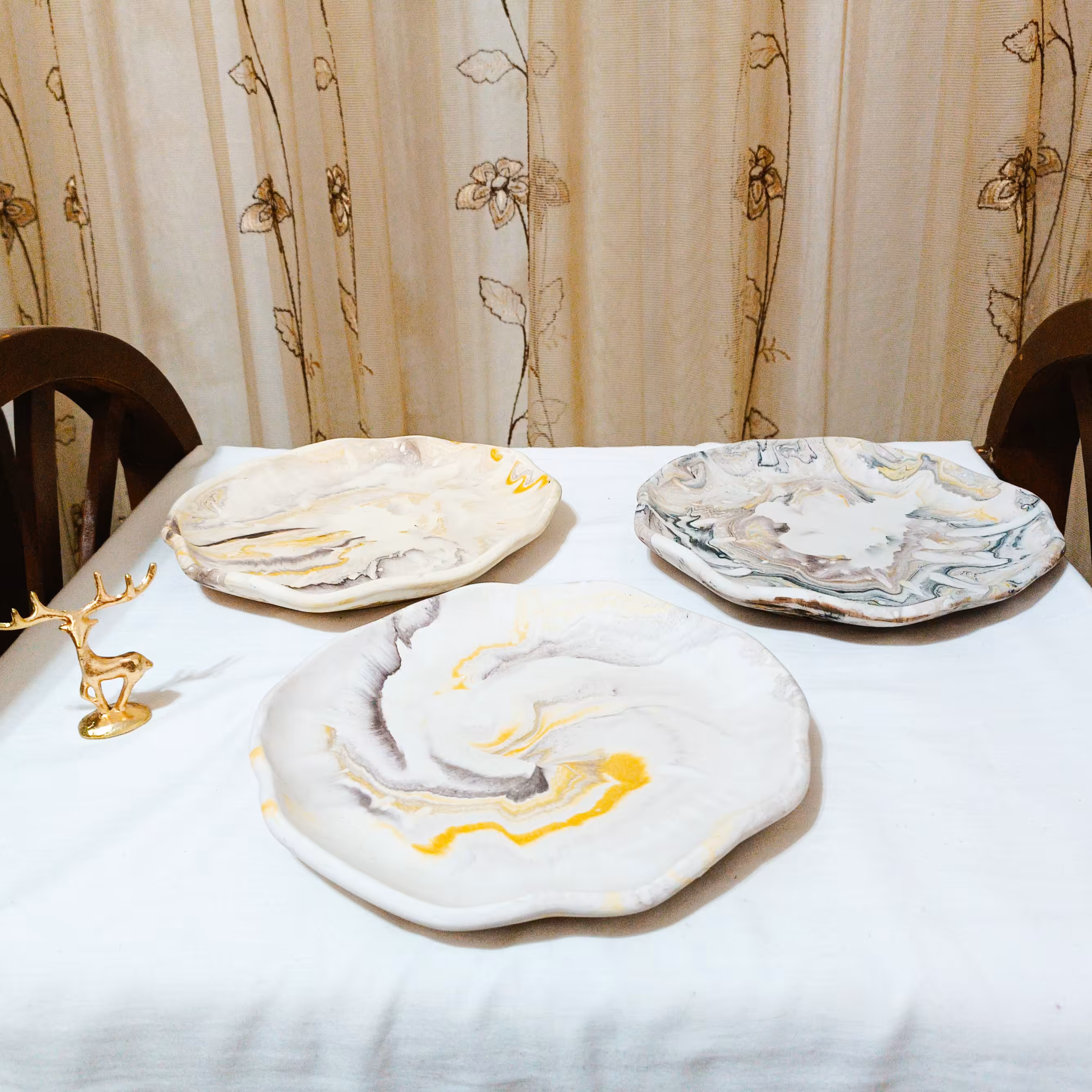 ست سه عددی بشقاب دفرمه بسیار شیک و زیبا مخصوص پذیرایی و مهمانی به صورت براق و مات