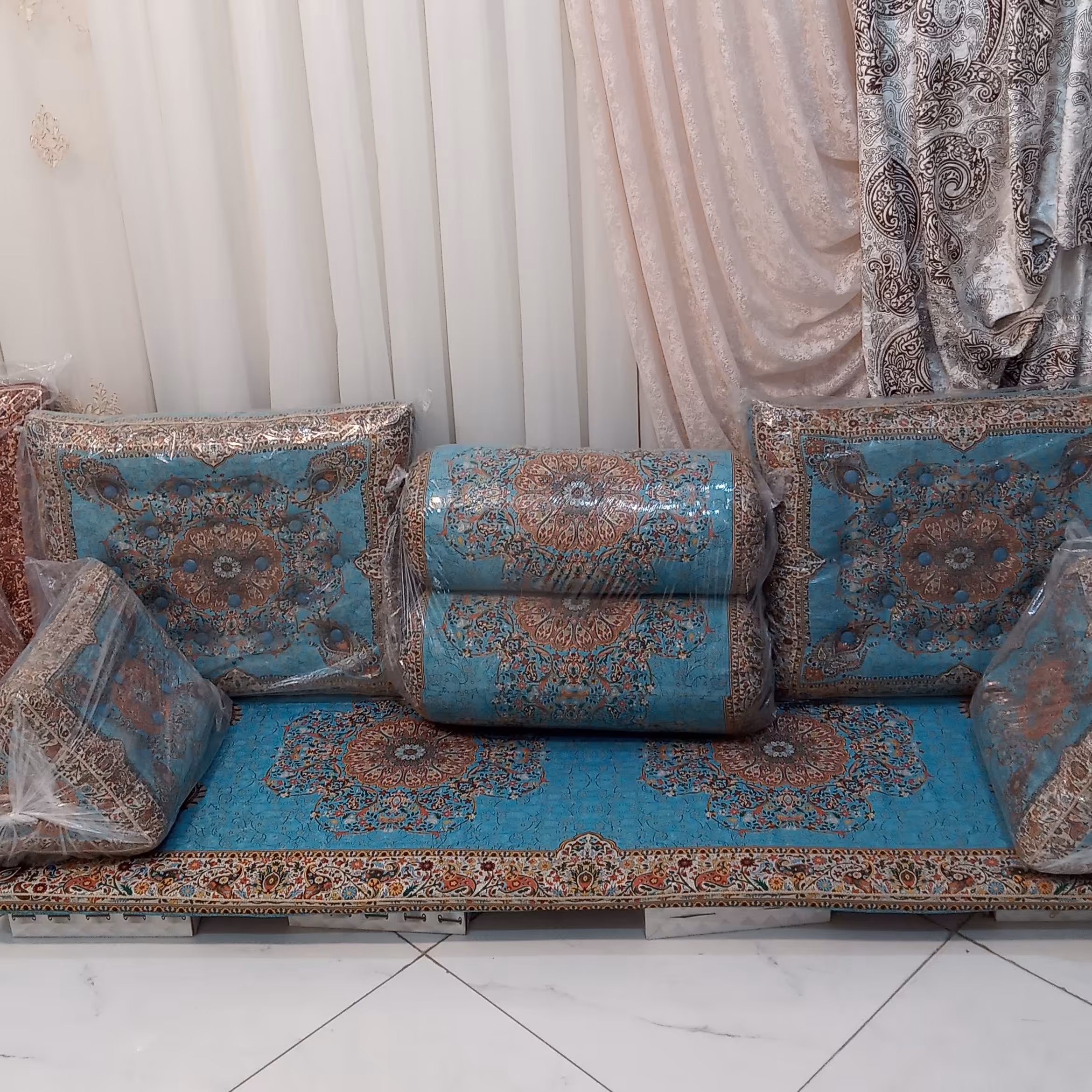 شاهنشین ترمه دست دوز طرح افشار هفت رنگ