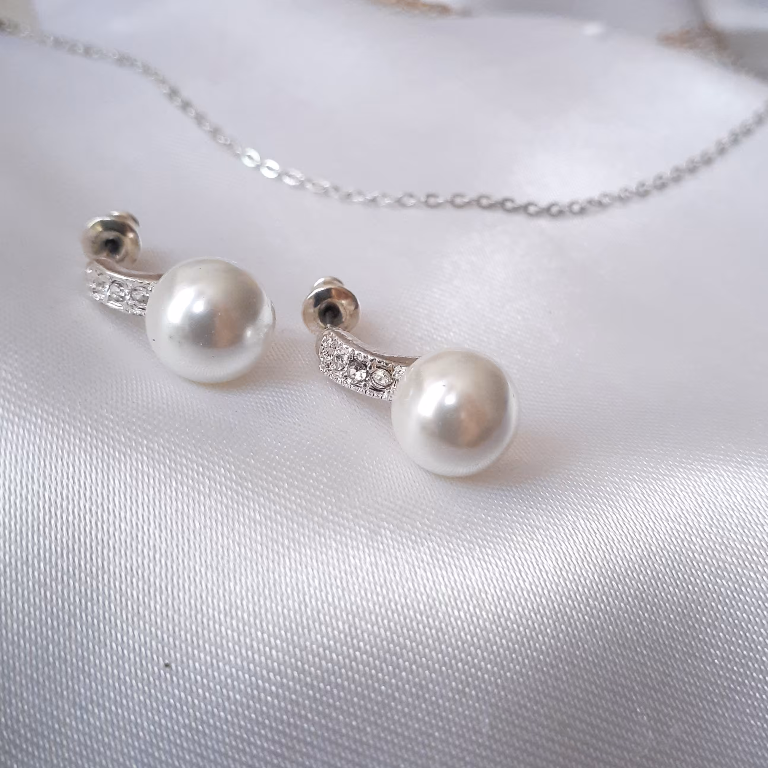 گوشواره مرواریدی 