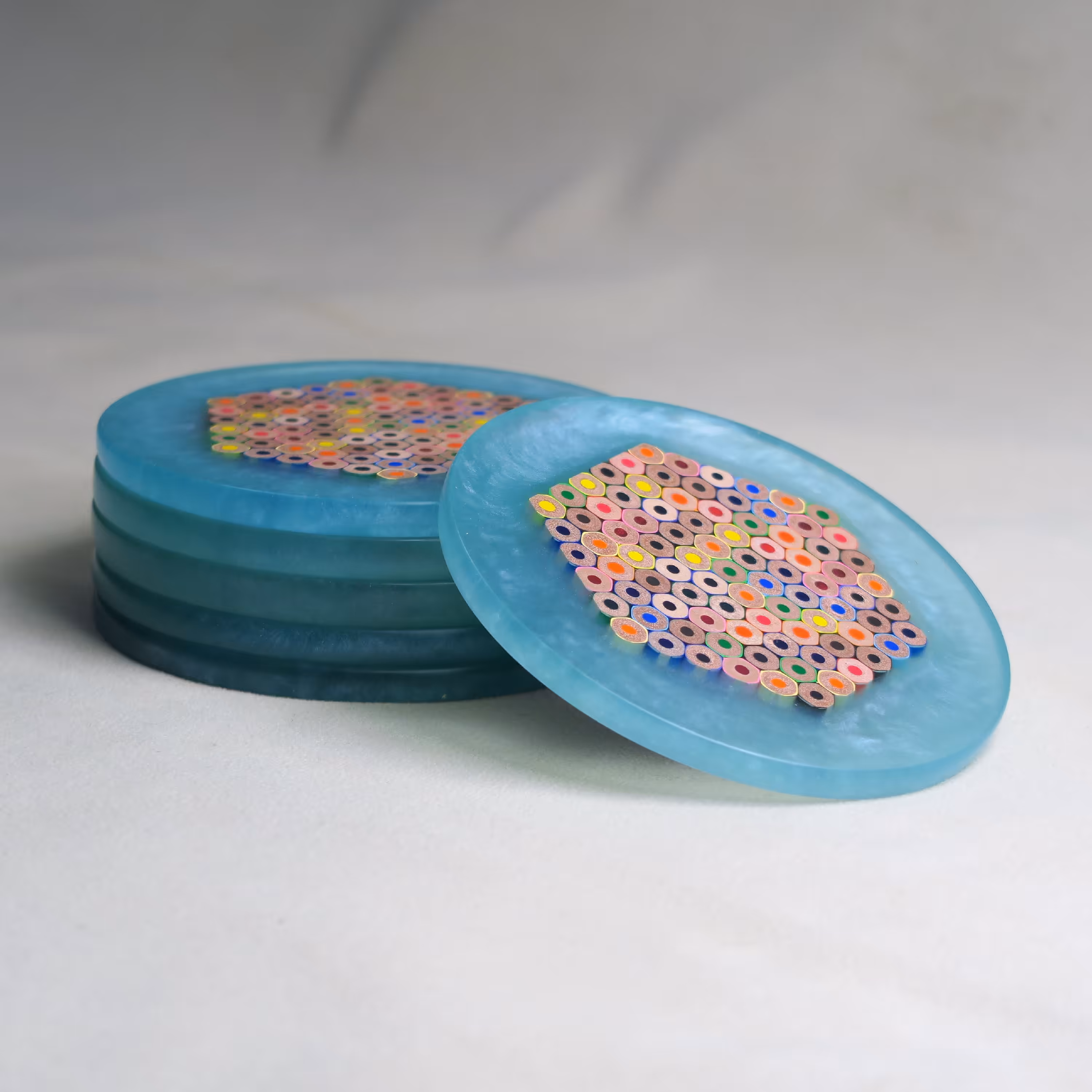 زیر لیوانی رزینی با تزیین مداد رنگی کاملا ضد آب و قابل شستشو