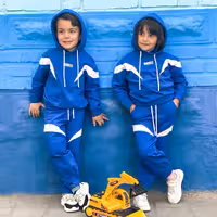 ست هودی و شلوار مشترک دخترانه و پسرانه M406 برشاد رنگ آبی شالی-سفید سایز134