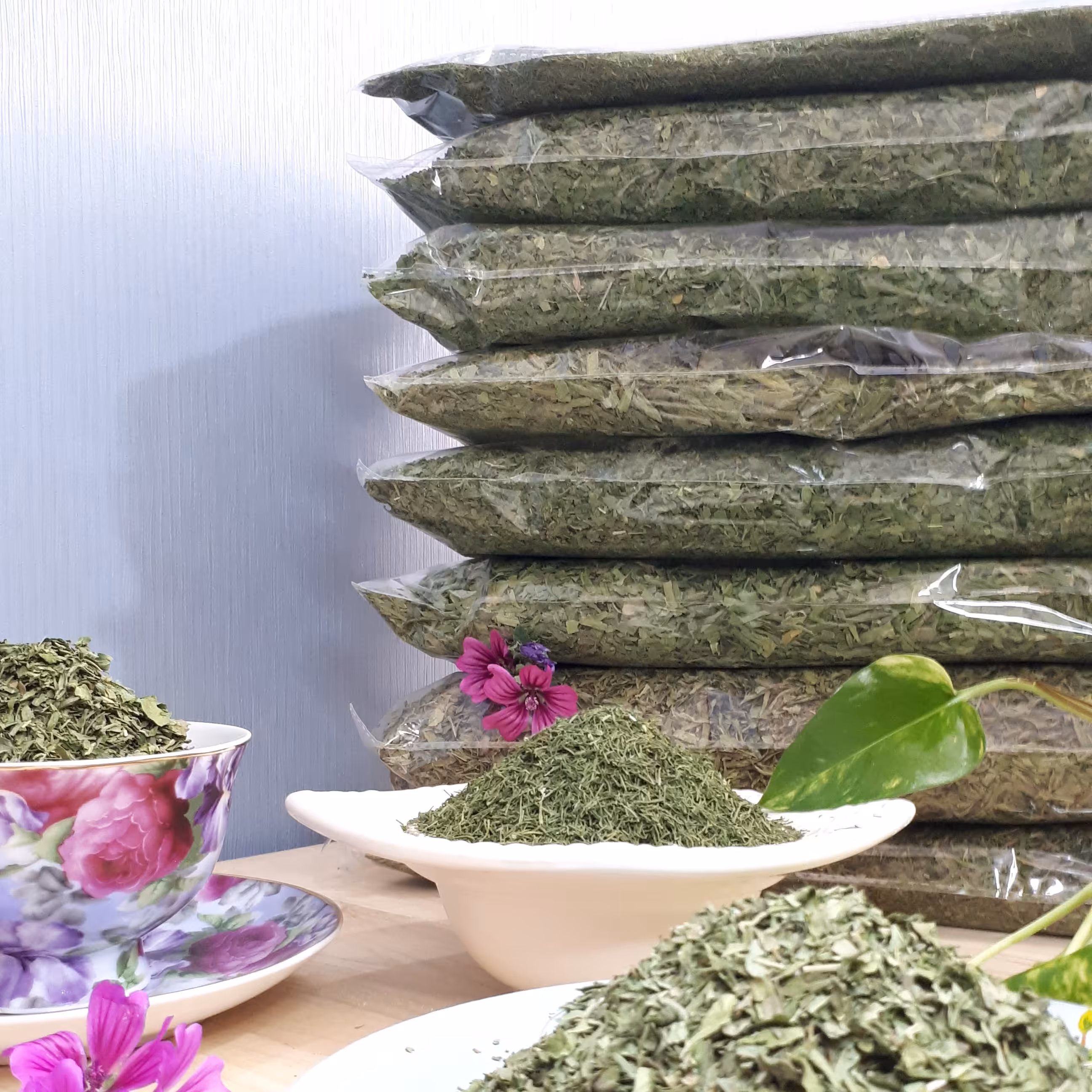 سبزی خشک :مرزه و پیازچه ی خشک 200 گرمی