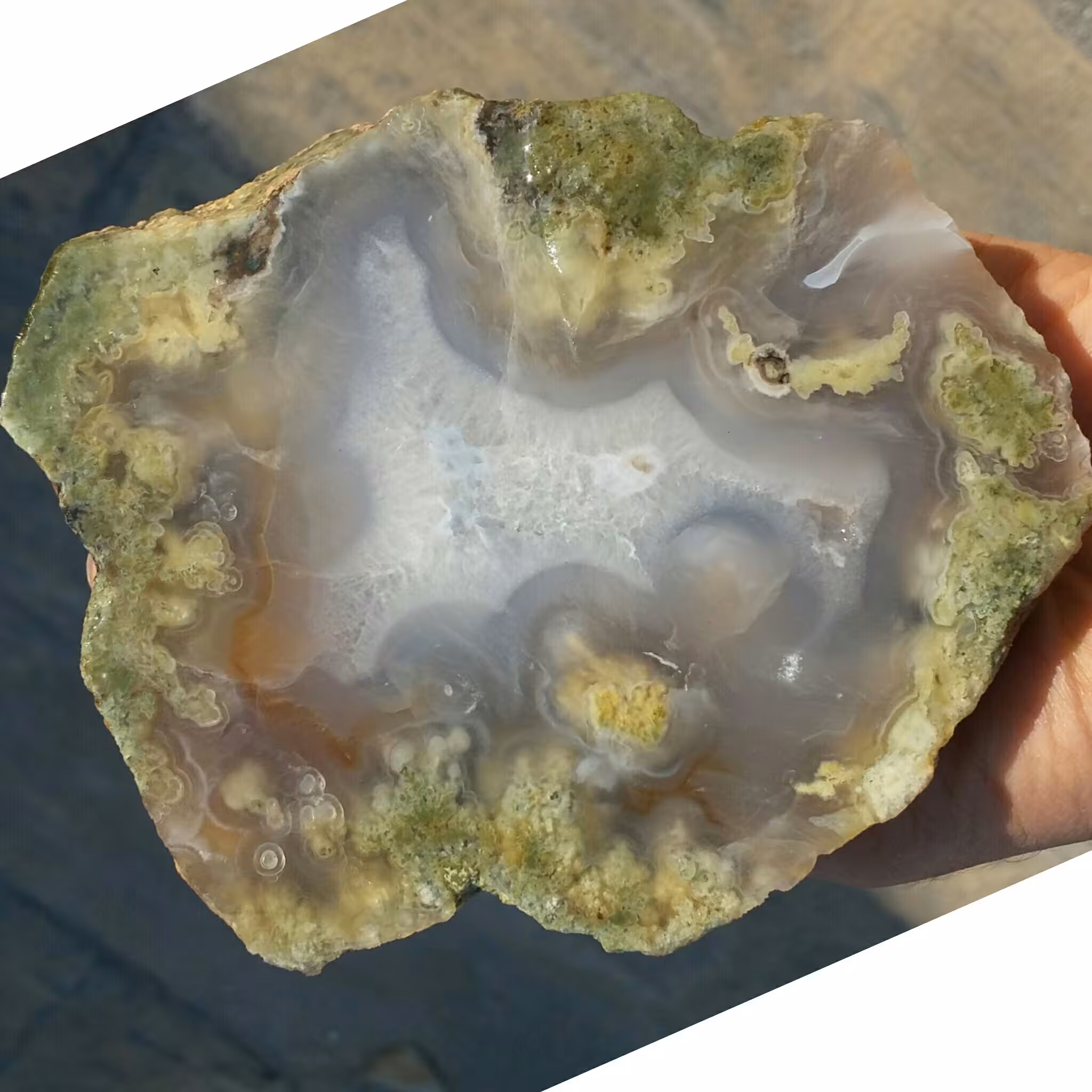 اسلایس سنگ راف غولپیکر عقیق سلیمانی 3بعدی رنگی بهمراه شکوفه سبز شاهکار خلقت کاملا طبیعی
با قابلیت ساخت چندین نگین کد8300