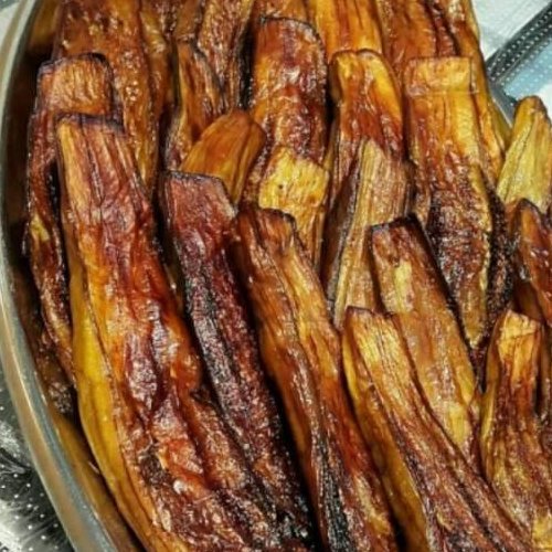 بادمجان سرخ شده دربسته بندیهای نیم کیلویی پسکرایه