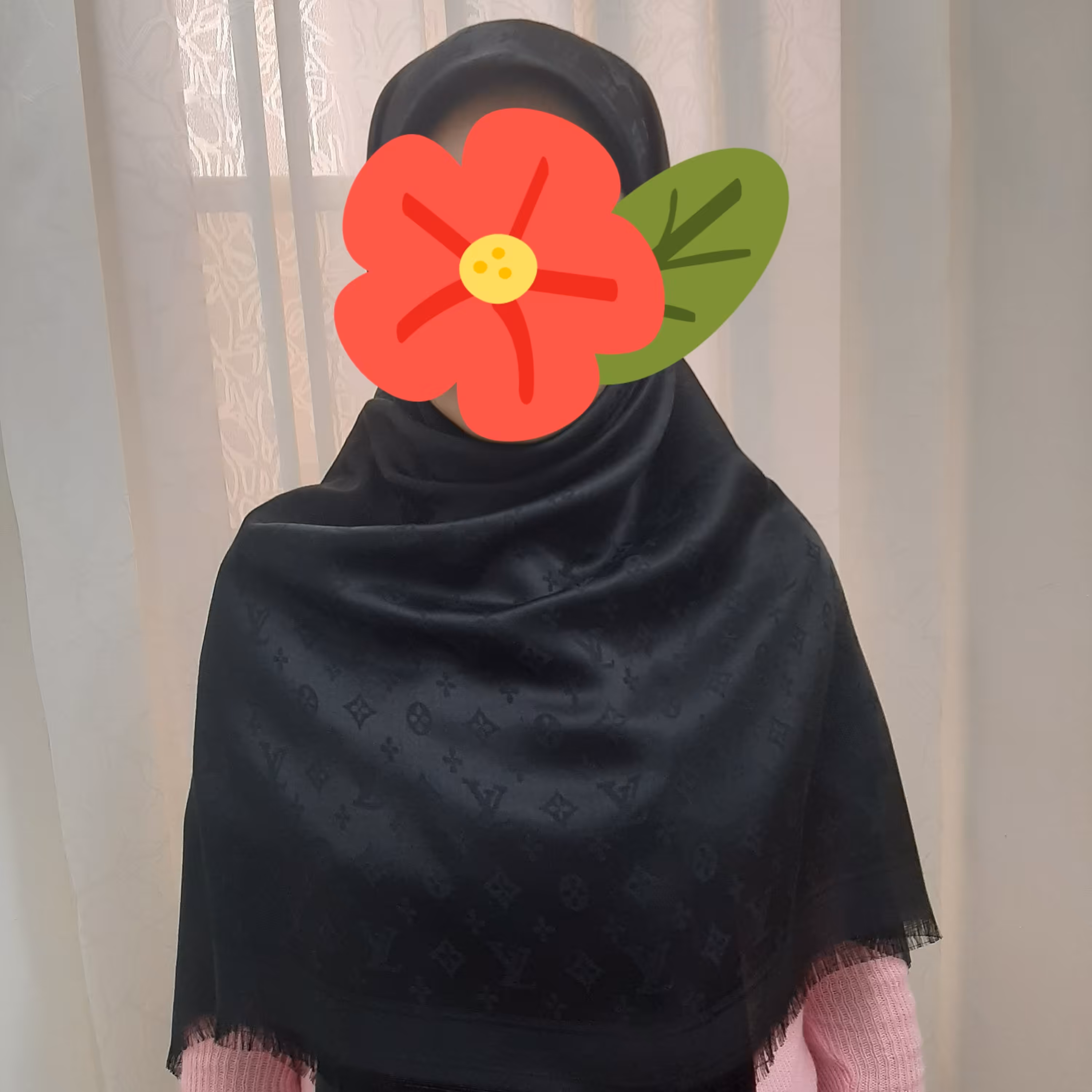 روسری مشکی ژاکارد طرح دار براق Lv