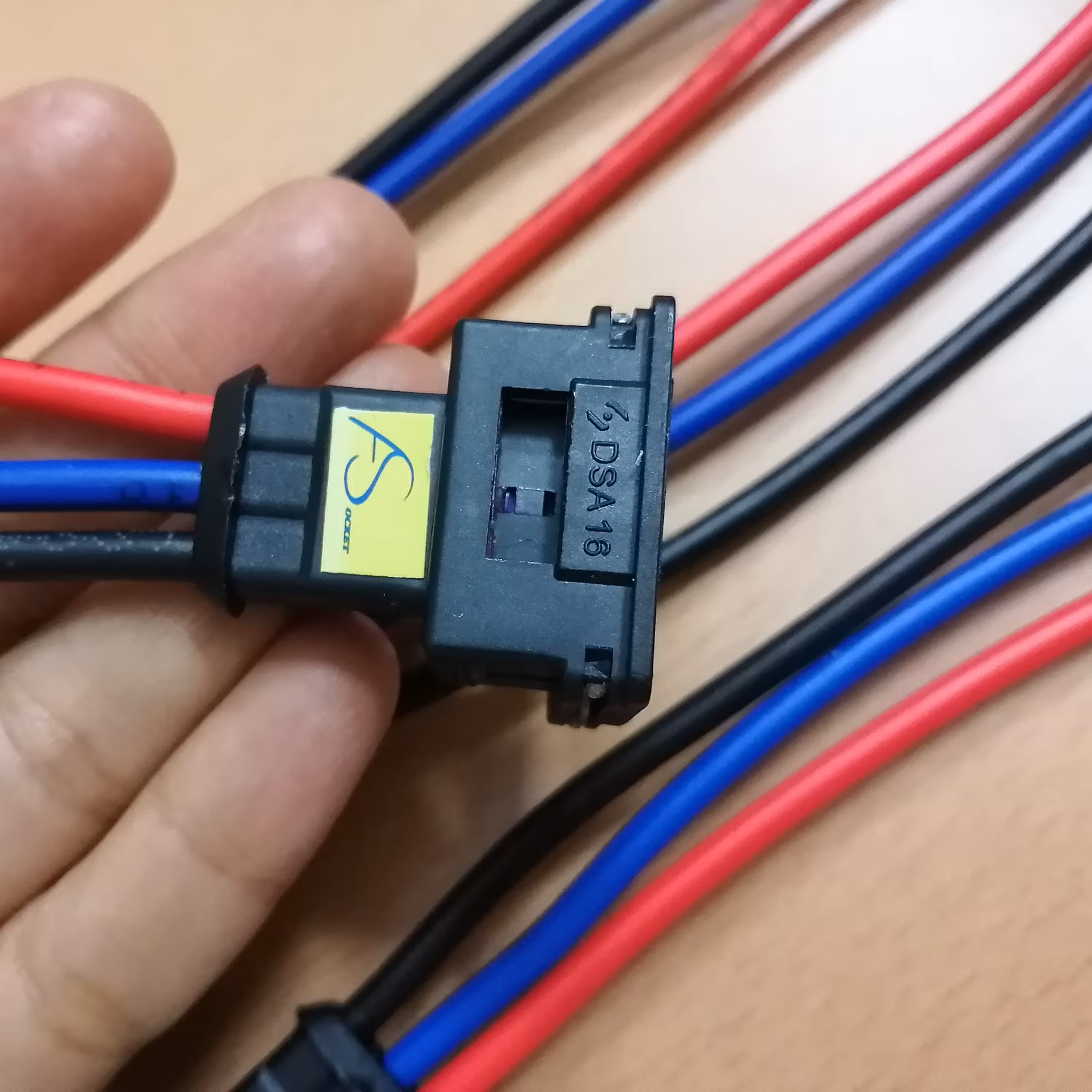 سوکت سه فیش همه کاره (بسته ده عددی) 