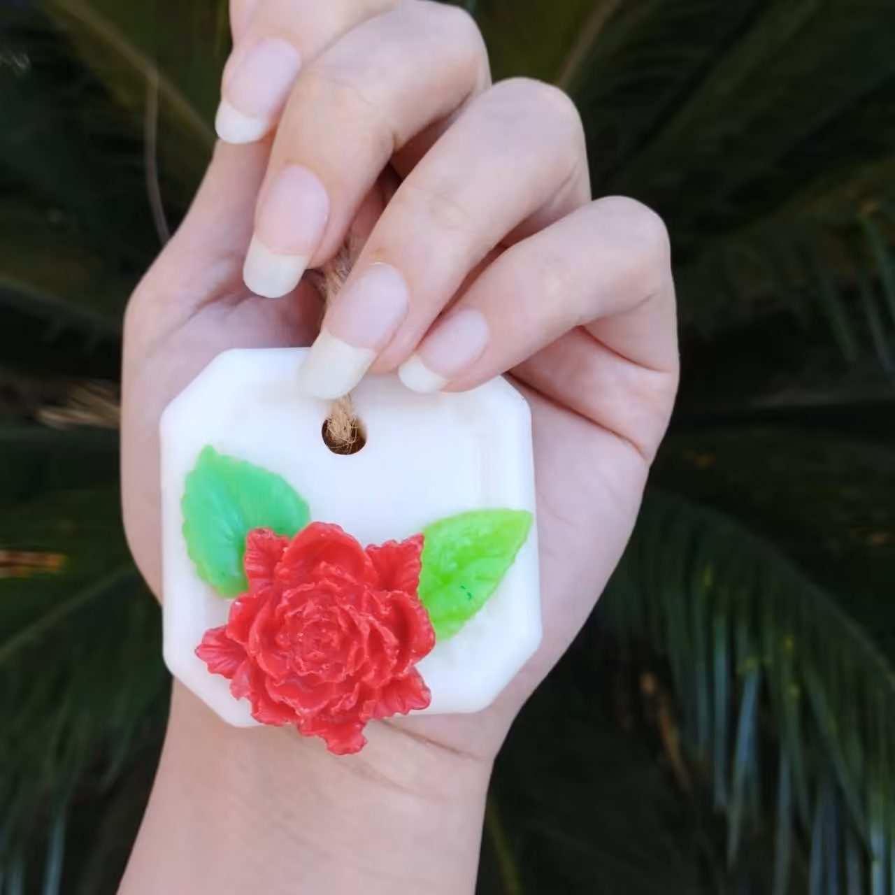 آویزگل رز صابونی معطر