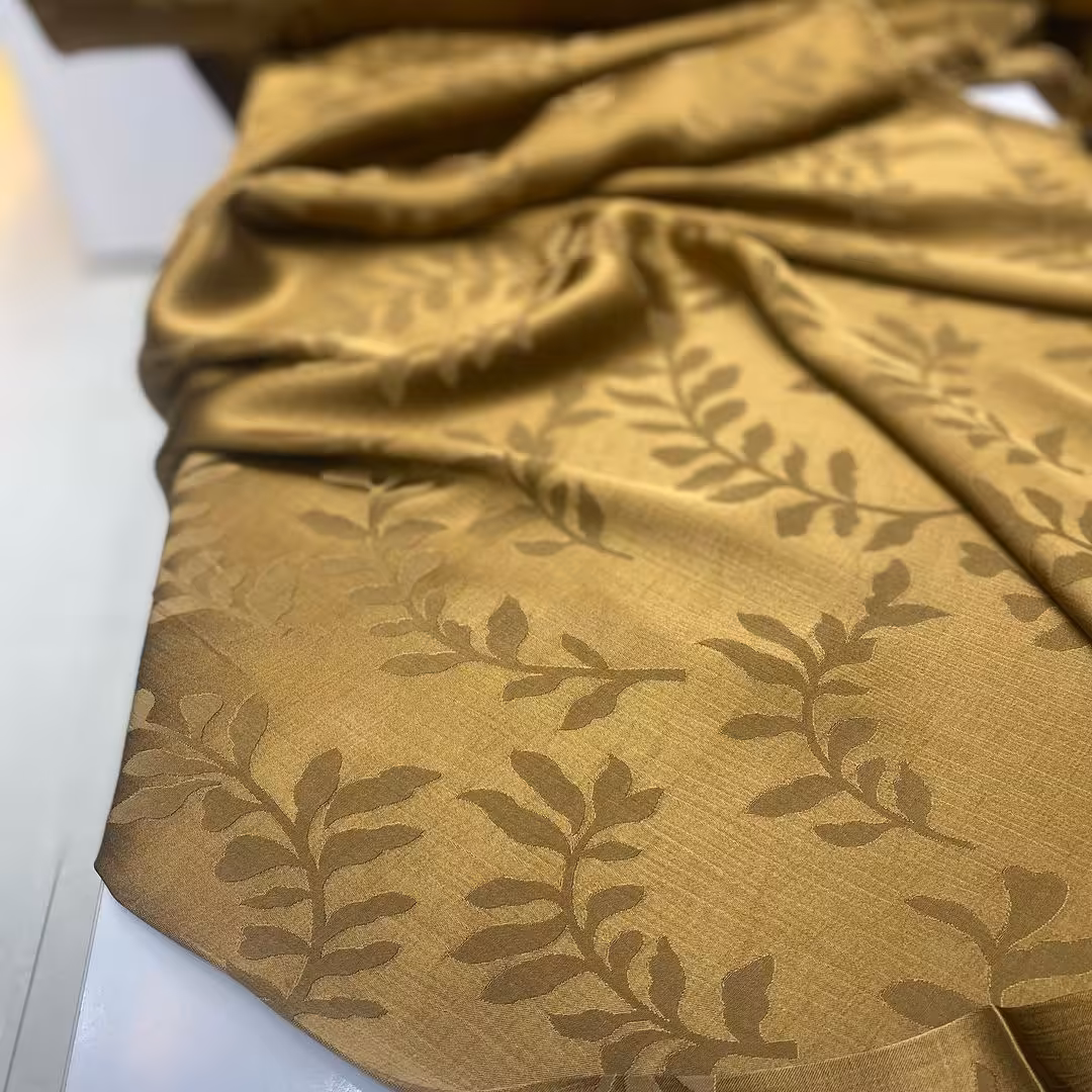 پارچه ابریشم 9 هزار  طرح 8 قیمت متری طرح  زیبا  و شیک و پرفروش