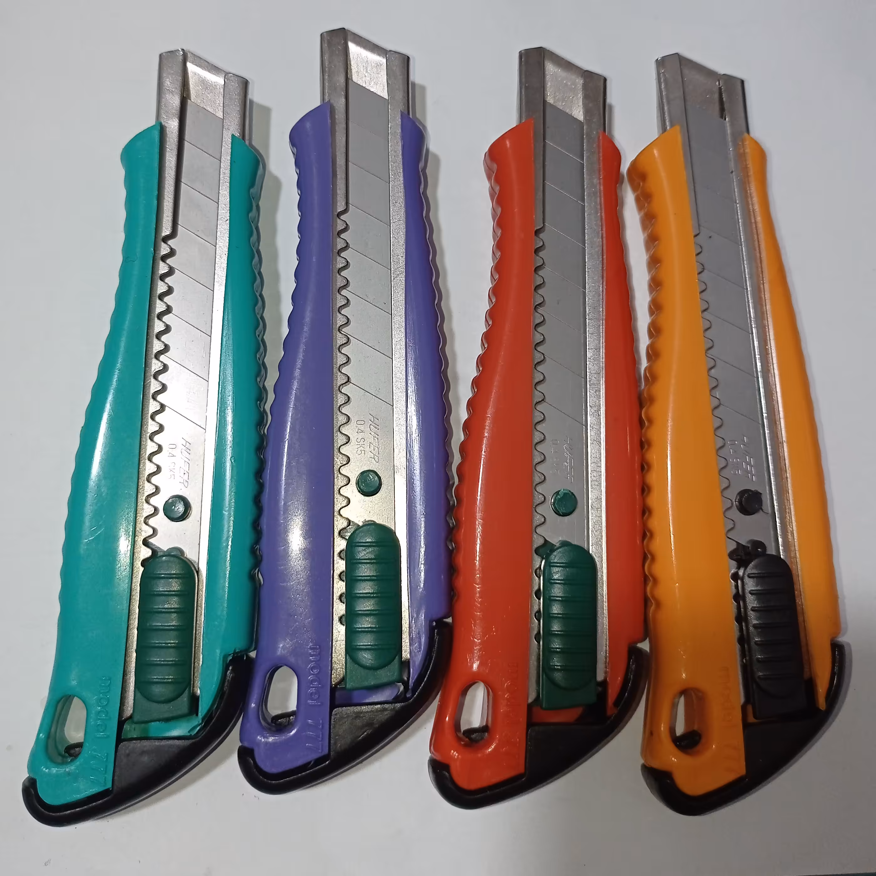 کاتر موکت بر